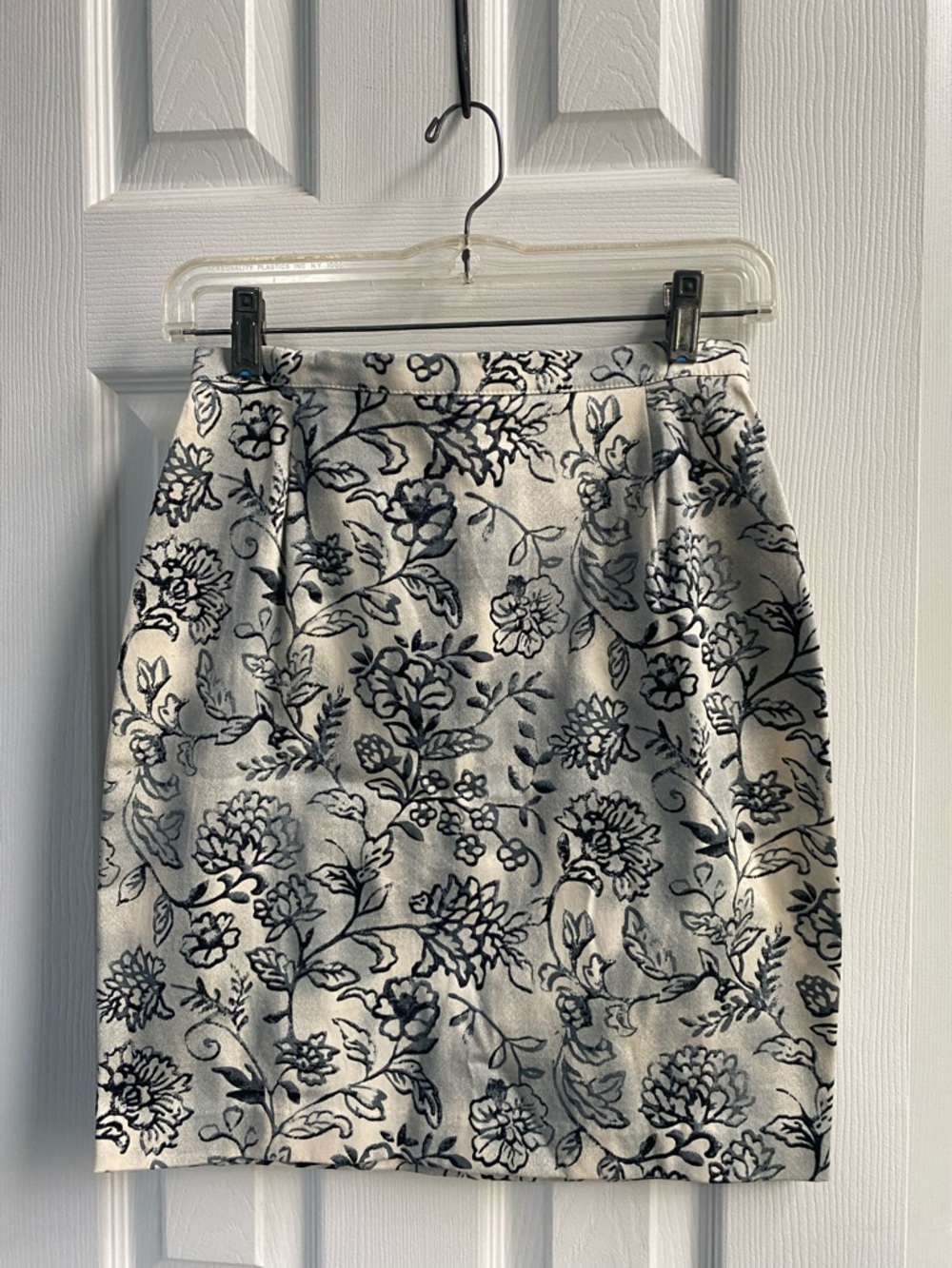 Blue/cream floral mini skirt